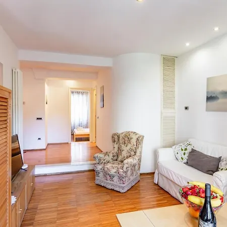 아파트 Guesthost - Ponte Solferino Bright & Cozy